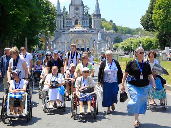 People going to the mass at Basilique St Pie-X